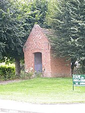 Chapelle en sortie de village.