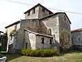 Église Saint-Pierre-ès-Liens de Rossignol et la croix située à son chevet