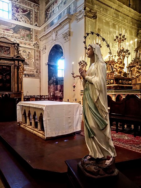 File:Interno chiesa San Fracesco con la Vergine Maria.jpg