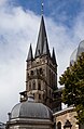 Aix-la-Chapelle, le Aachener Dom - la tour de l'horloge néo-gothique depuis la Münsterplatz