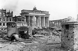 Brandenburger Tor, Juni 1945