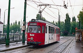 date inconnue Motrice Duewag simple aux nouvelles couleurs des TCC sur le service partiel M au Croisé-Laroche.