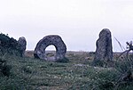 Gambar mini seharga Berkas:Men-An-Tol - geograph.org.uk - 3322169.jpg