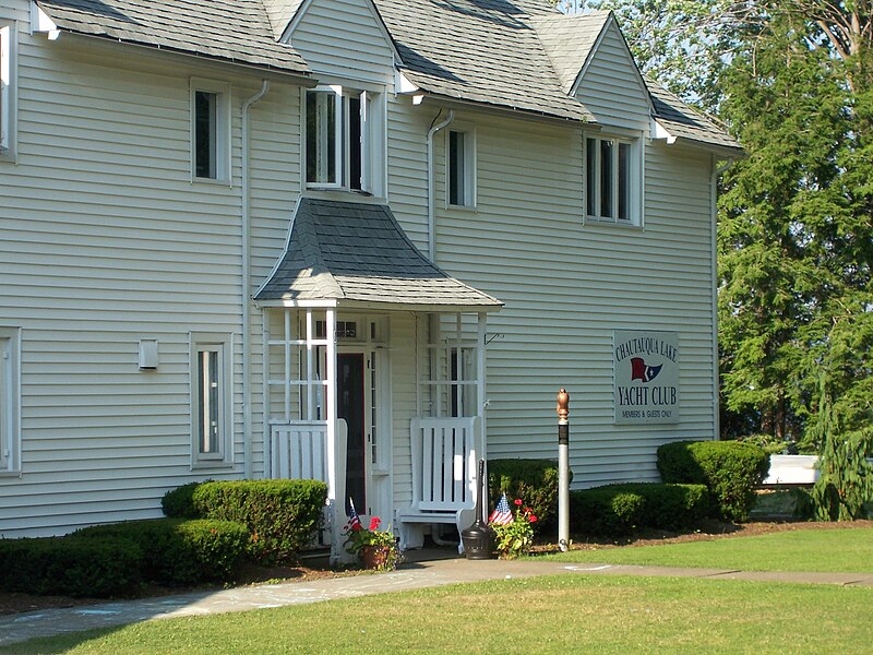 File:Chautauqua lake yc entrance.jpg