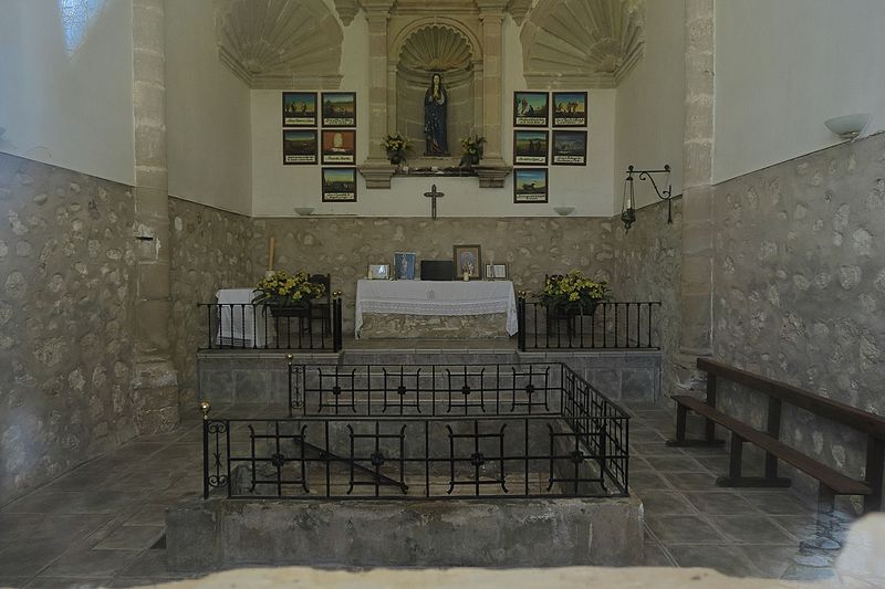 File:Ermita de Sopetrán, interior.jpg