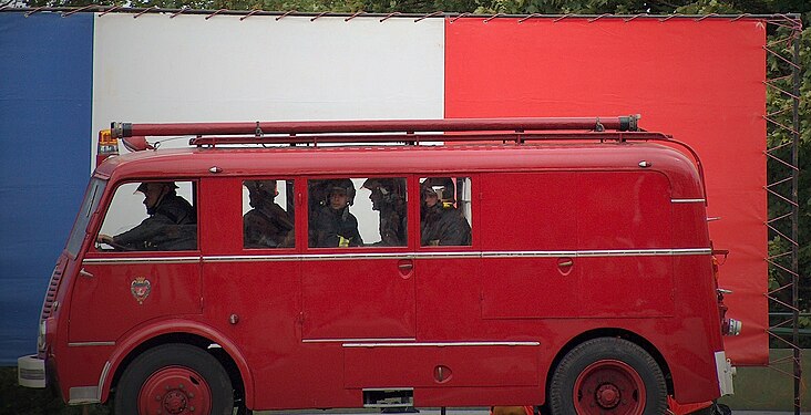 Paris_old_truck_fire_department