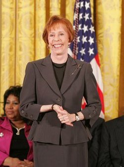 Carol Burnett Valkoisessa talossa 2005.