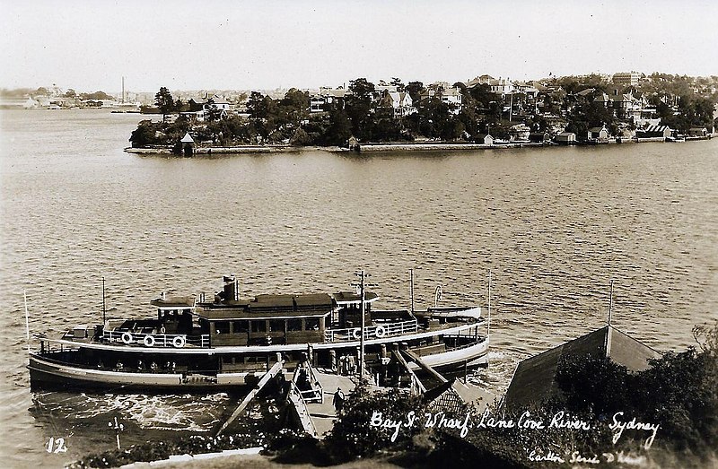 File:Sydney ferry LADY CHELMSFORD at Bay Street Wharf Greenwich.jpg