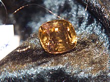 Tinh thể zircon đã được cắt