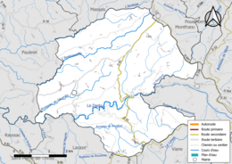 Carte en couleur présentant le réseau hydrographique de la commune