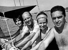 Annusca Palme, Göran Schildt, Christine Schildt och Roberto Sambonet på S/Y Daphne 1963.