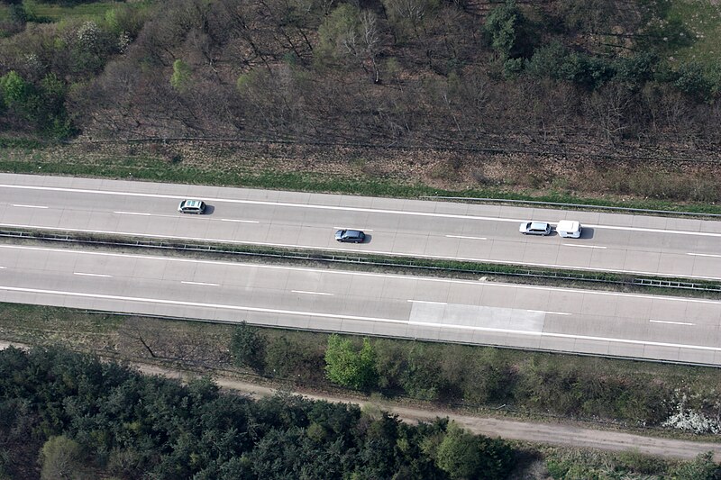 File:Autobahn A28 125.JPG