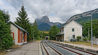 Vue d'ensemble avec le Mont Aiguille.