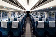 2200系特別車車内 （2000系とは座席の頭あてカバーが異なる）