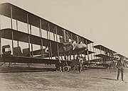 Caproni Ca.4 exemplo de triplano sem escalonamento.