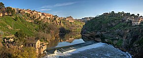 Toledo Şehri kıyısında Tejo Nehri