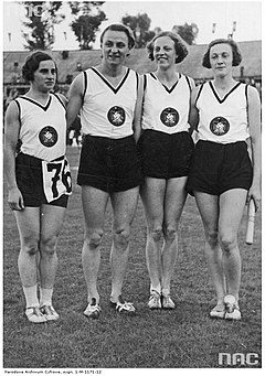 Ida Kühnel EM 1938 (medaljörer stafett: fr vä: Josephine Kohl, Käthe Krauß, Emmy Albus, Kühnel