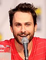 Charlie Day interpreta Charlie Kelly