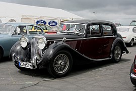 Jaguar 3½ litre Mark IV from 1948, front and left side