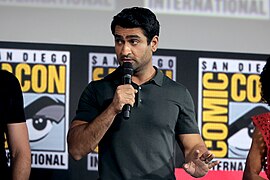 Kumail Nanjiani (48462713701).jpg