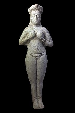 கிமு 1300 - 1100 காலத்திய சூசா நகரத்தின் இஷ்தர் கடவுளின் சிலை[12]