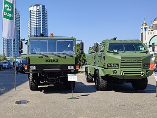 КрАЗ-7634НЕ поряд з KrAZ Hulk