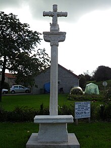 PA00107089.Croix de chemin de Balléville.jpg