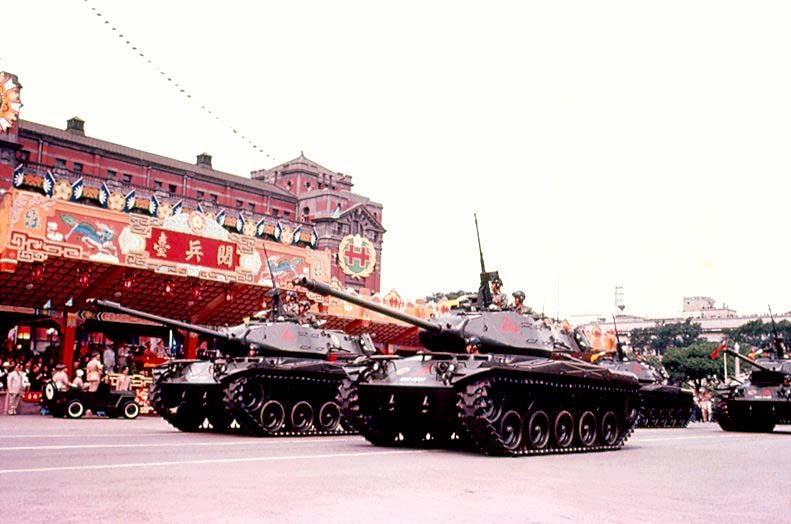 File:M41 in Double Ten Day military parade 1966-10-10.jpg