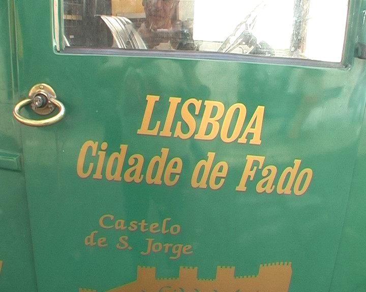 File:LissabonFado.jpg