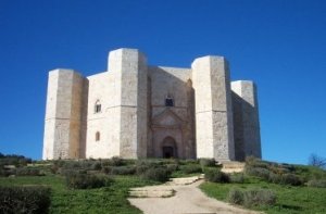 Puglia, Castel del Monte