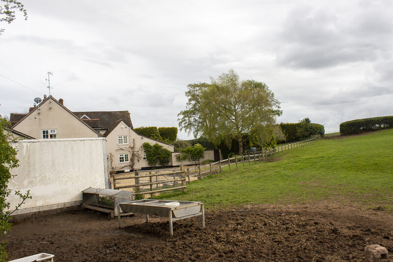 File:Cottage Farm - geograph.org.uk - 6834094.jpg