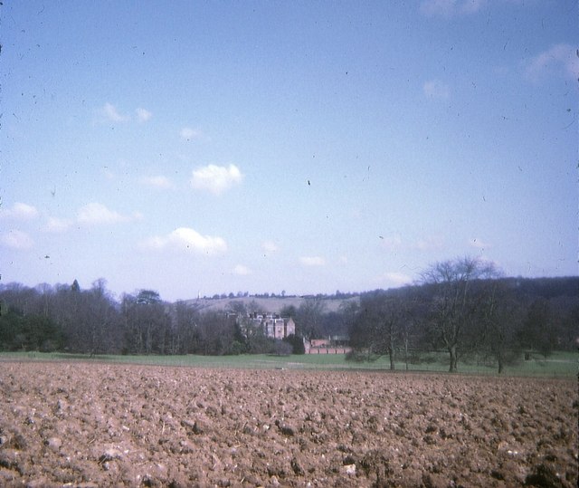 File:Chequers and Coombe Hill - geograph.org.uk - 1304626.jpg