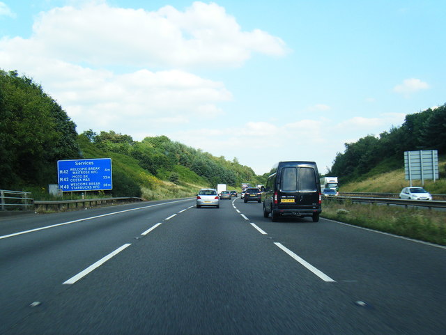 File:M42 eastbound, north of Apes Dale - geograph.org.uk - 3102604.jpg