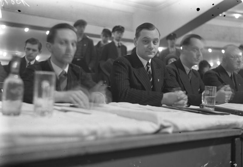 File:Bundesarchiv Bild 102-13015A, Joseph Goebbels und Alfred Rosenberg.jpg