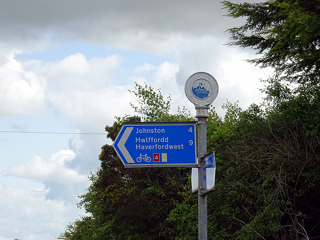 File:The path to Johnston and Haverfordwest - geograph.org.uk - 4964569.jpg