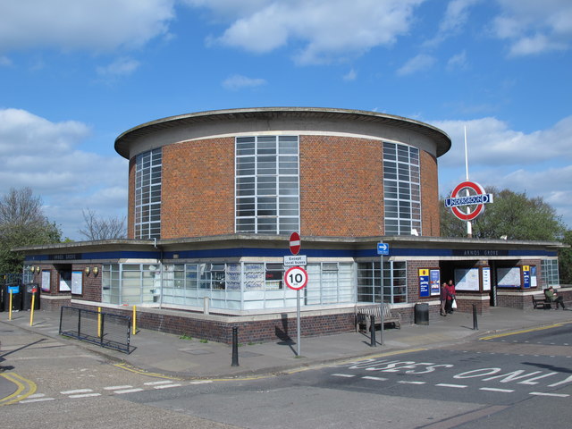 File:Arnos Grove tube station - entrance building (2) - geograph.org.uk - 5354469.jpg