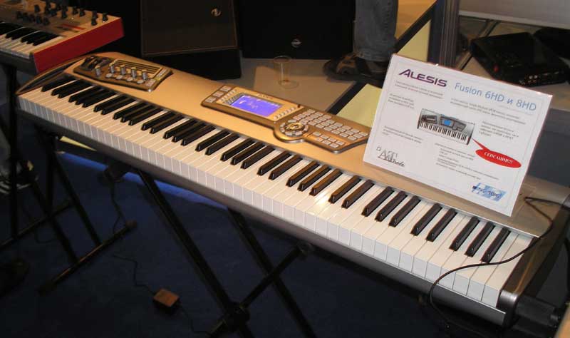 File:Alesis Fusion HD8.jpg