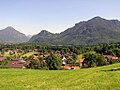 Blick über Brannenburg zum Kranzhorn, Großen Madron und Riesenberg (von links)