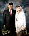 Foto resmi Presiden Abdurrahman Wahid bersama istri, 2000