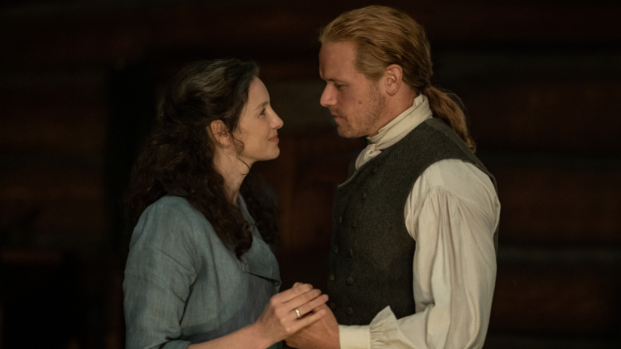 Catriona Balfe and Sam Heughan in S7 of 'Outlander.'