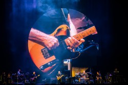 David Gilmour at the Hollywood Bowl concert live tour review pink floyd intuit dome madison square garden