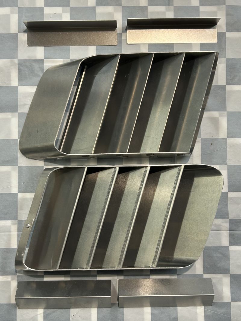 .Side Vent Louvers - aluminum (pair)