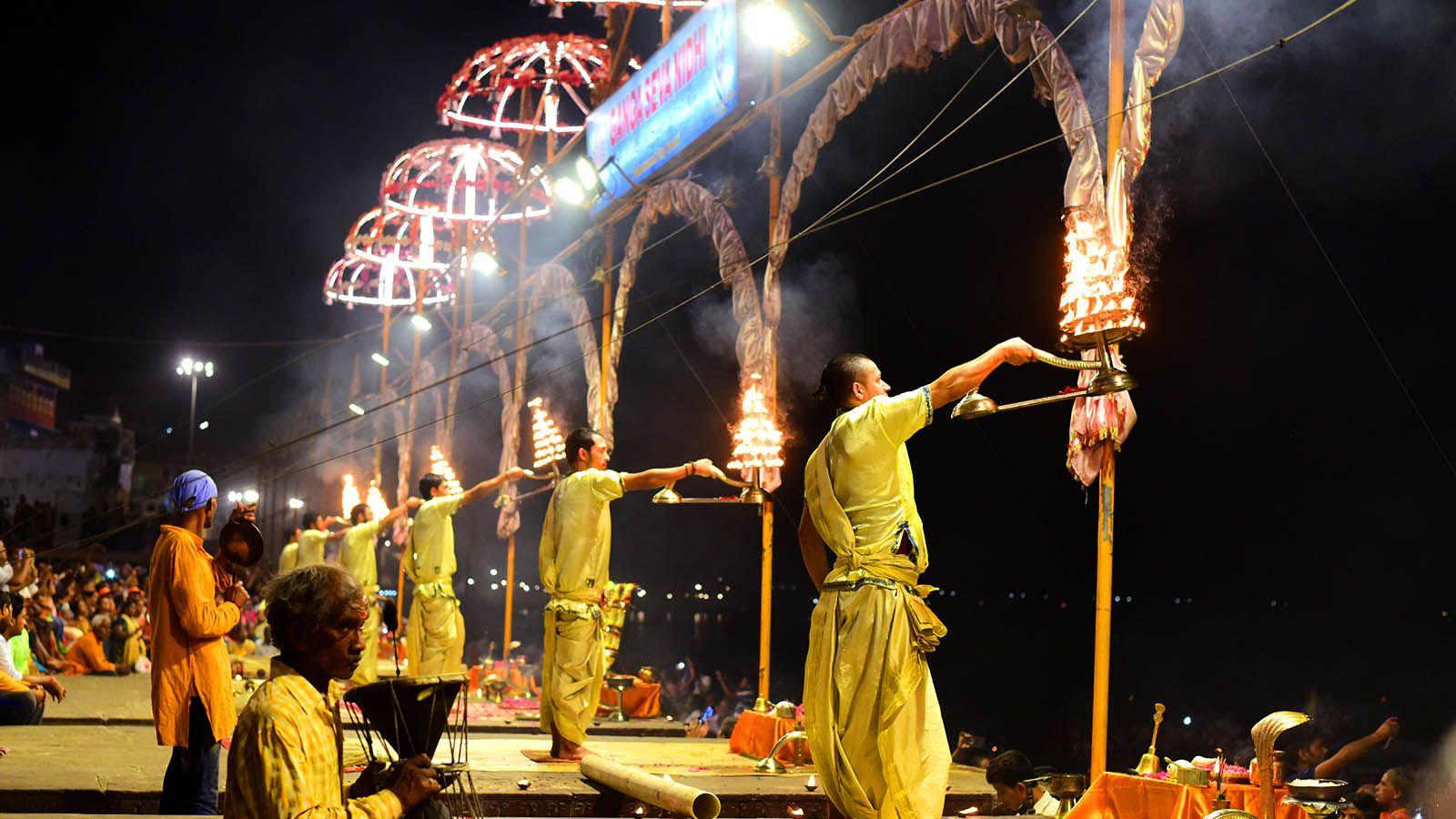 Ganga Aarti Wallpapers - Top Free Ganga Aarti Backgrounds - WallpaperAccess