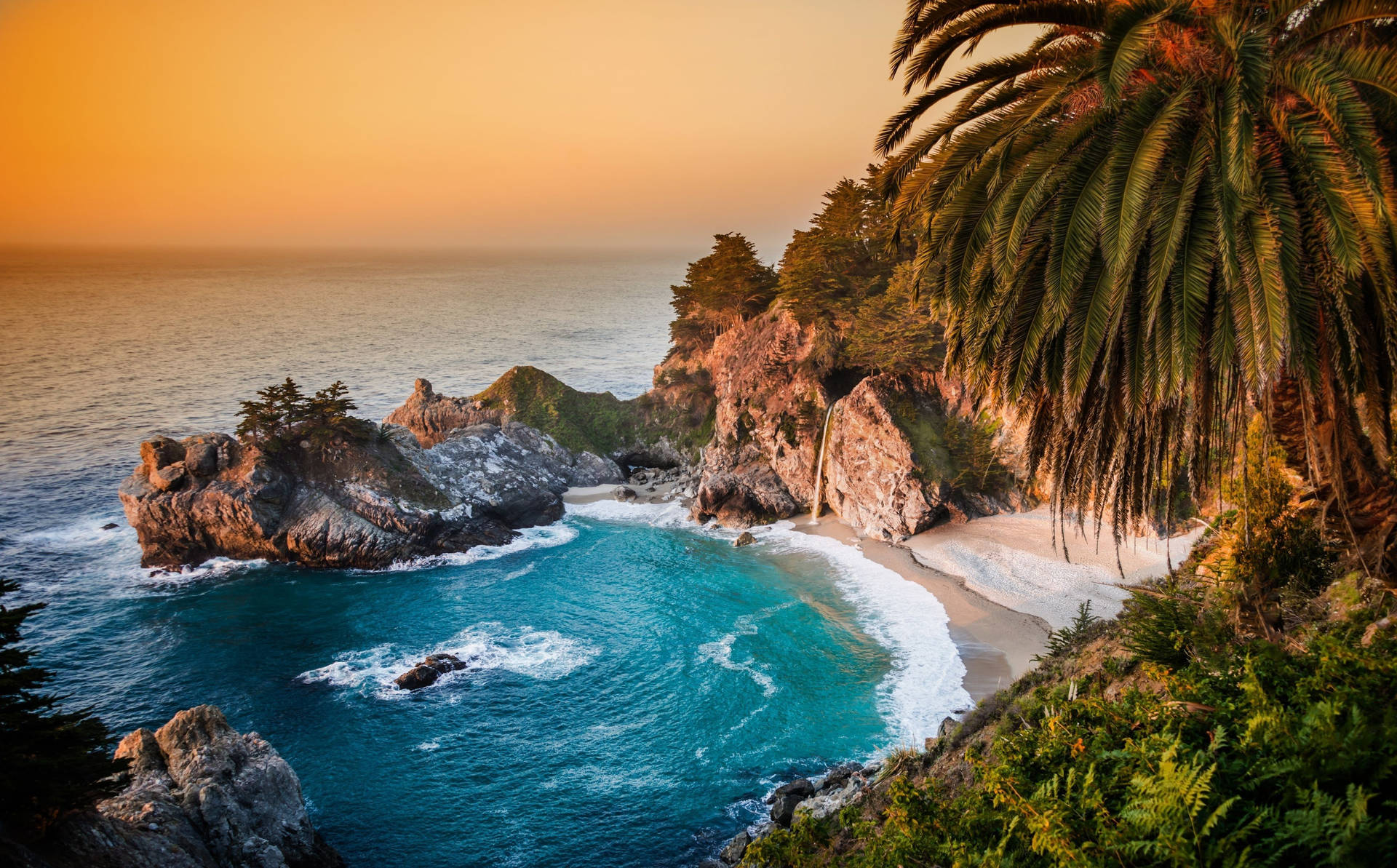 Malibu's Hidden Cove at Sunset Wallpaper