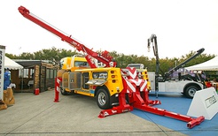 Boom truck with underlift