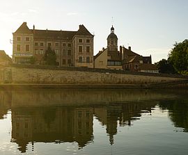 14th-century Saint-Martin Church and Saône River