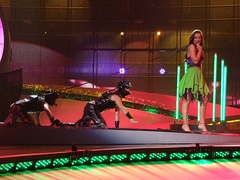 Rebeka Dremelj performing "Vrag naj vzame" in Belgrade (2008)