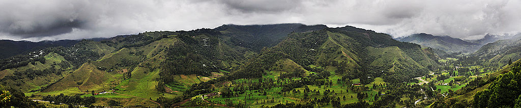  Panoramic view of Cocora Valley