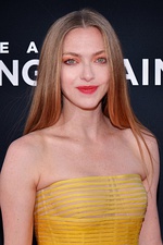 The performances of Gary Oldman and Amanda Seyfried garnered critical acclaim and earned them both Academy Award nominations for Best Actor and Best Supporting Actress, respectively.