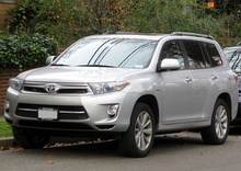 Pre-facelift Toyota Highlander Hybrid Limited (US)